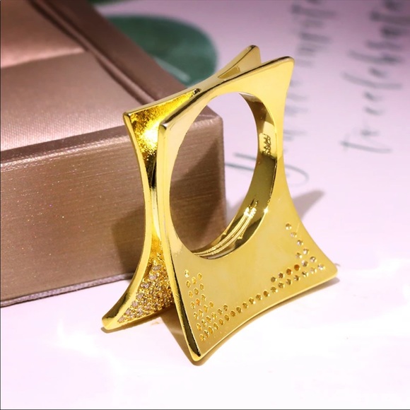 ๐HP๐ Geometrical Gold Plated Ring ๐ - Picture 4 of 7